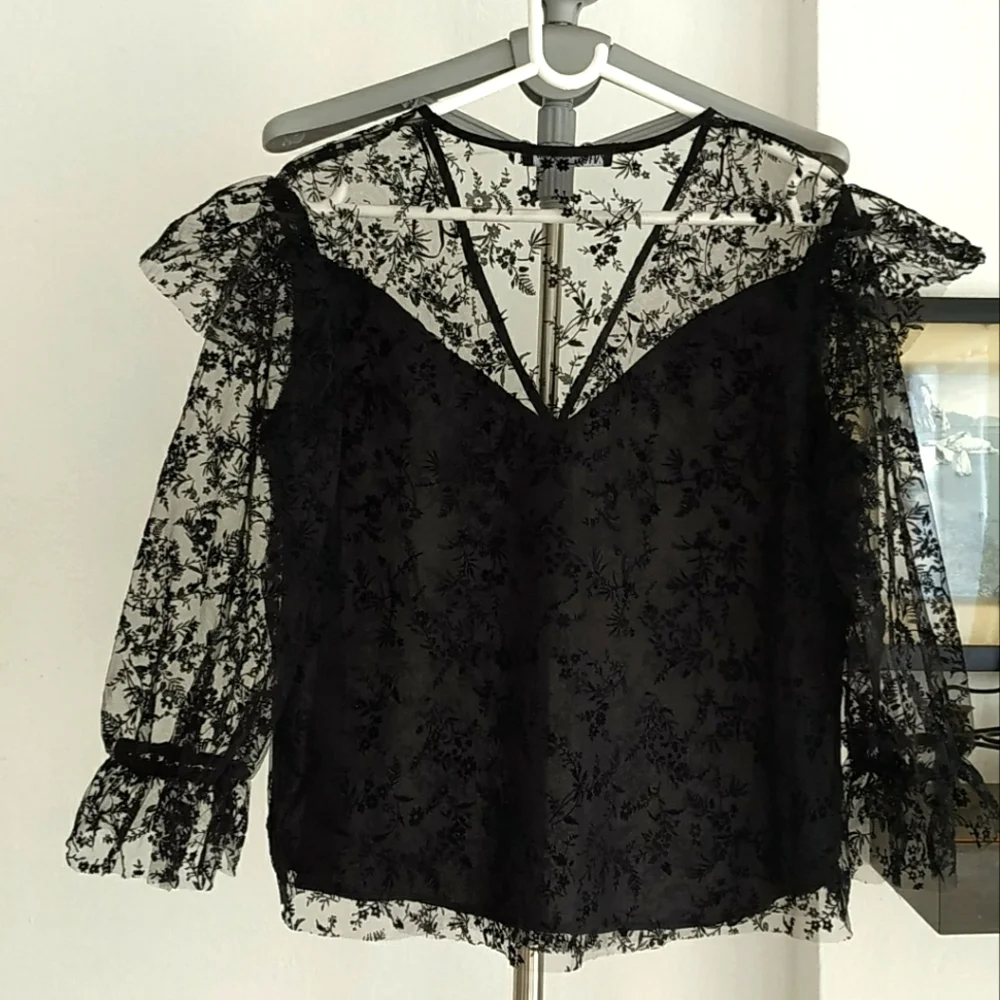 Zara Ruffled Tulle Floral Blouse - Picture 7 of 12